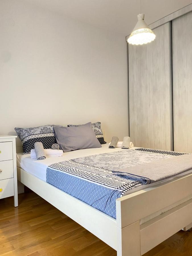 Apartman Vesna City 2. Pg 포드고리차 외부 사진
