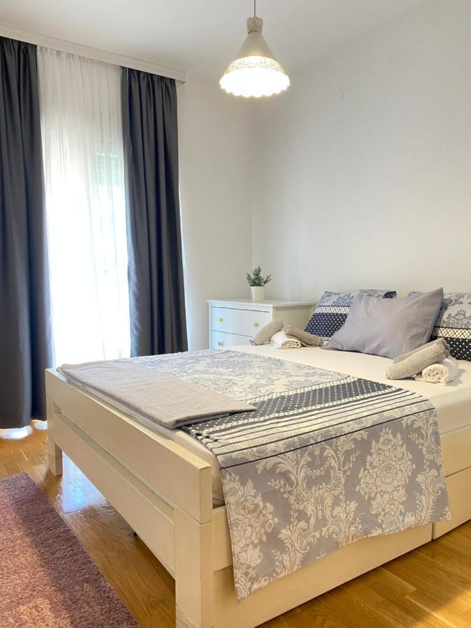Apartman Vesna City 2. Pg 포드고리차 외부 사진